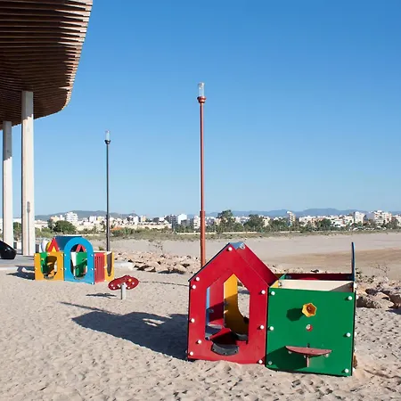 Global Properties, Muy Cerca De La Playa De Apartment *