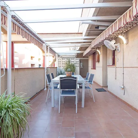 Global Properties, Muy Cerca De La Playa De Apartment *